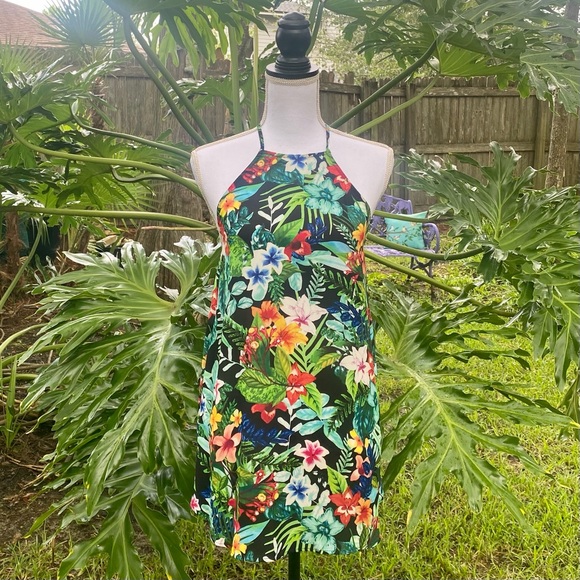 Show Me Your MuMu tropical floral print halter top - Picture 3 of 16